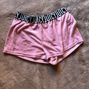 new juicy couture shorts🩷🌺make offers!